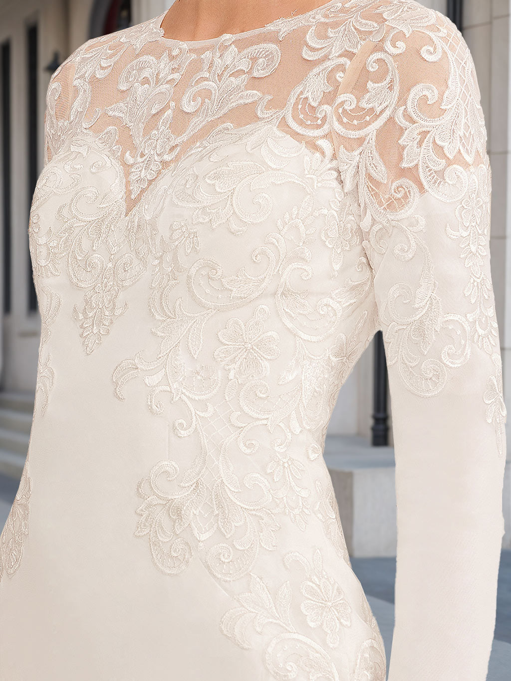 Robe de mariée trapèze/princesse, col rond, manches longues, longueur sol, appliques