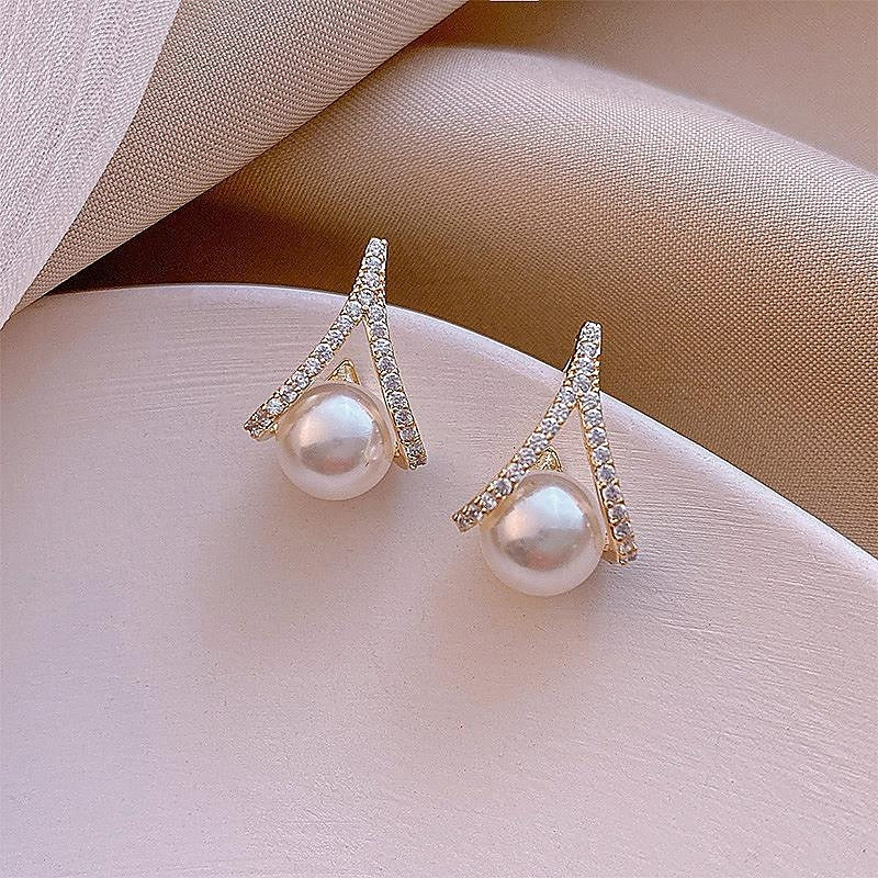 Boucles d'Oreilles Clous en Perles Romantiques pour Femmes Classiques et Brillantes