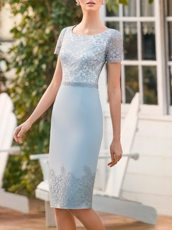 Robe de Mère de la Mariée Fourreau/Colonne à Encolure Dégagée, Longueur Genou, Sans Manches, avec Ceinture en Dentelle