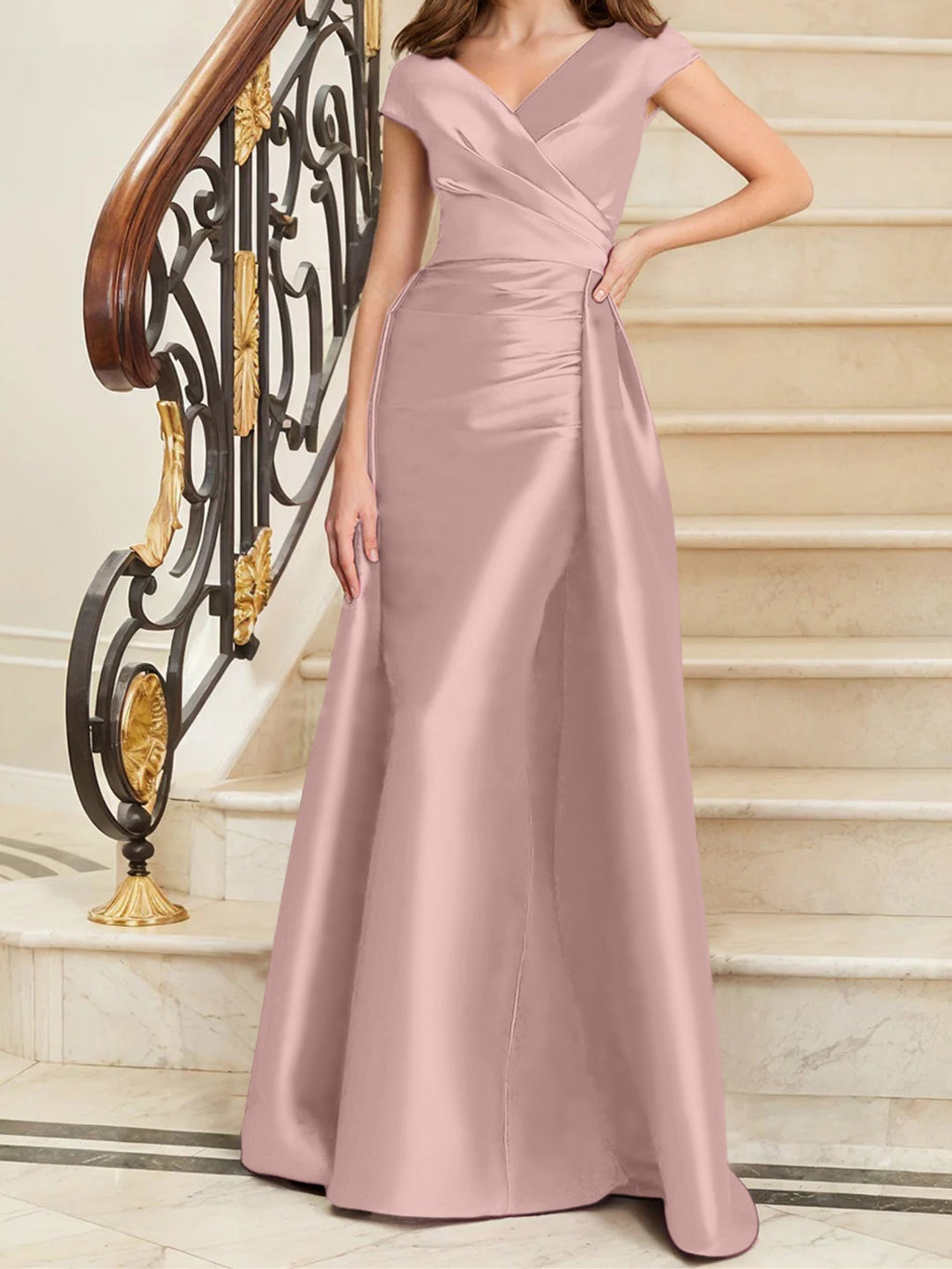 Robe de Mère de la Mariée en Satin Sans Manches à Col en V et Gaine/Colonne
