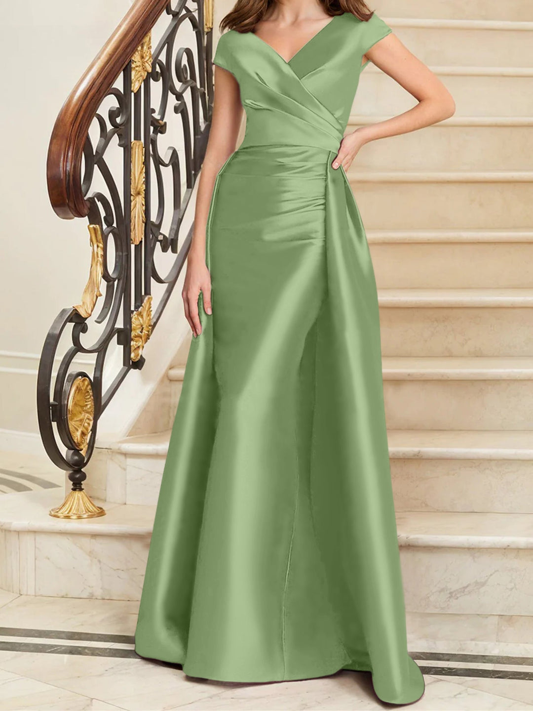 Robe de Mère de la Mariée en Satin Sans Manches à Col en V et Gaine/Colonne
