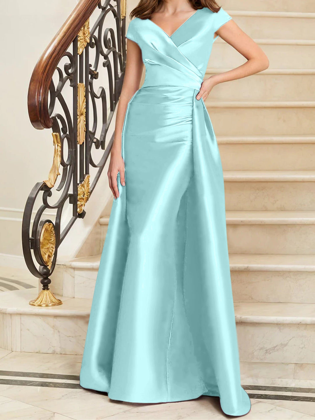 Robe de Mère de la Mariée en Satin Sans Manches à Col en V et Gaine/Colonne