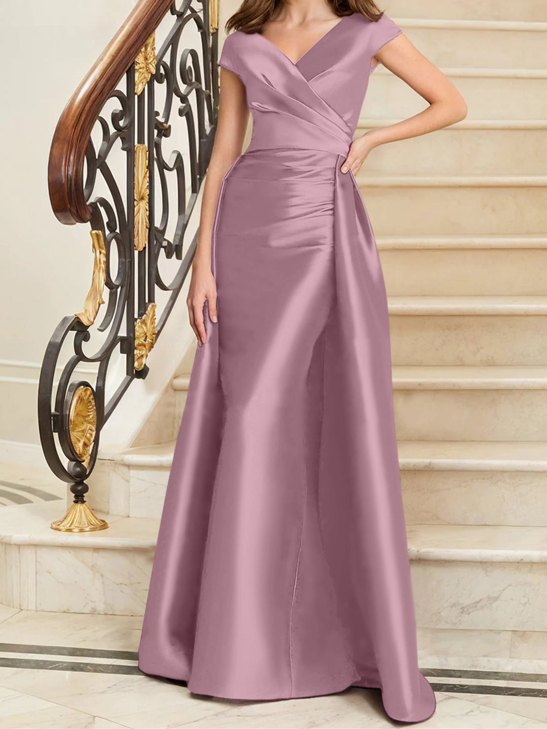 Robe de Mère de la Mariée en Satin Sans Manches à Col en V et Gaine/Colonne