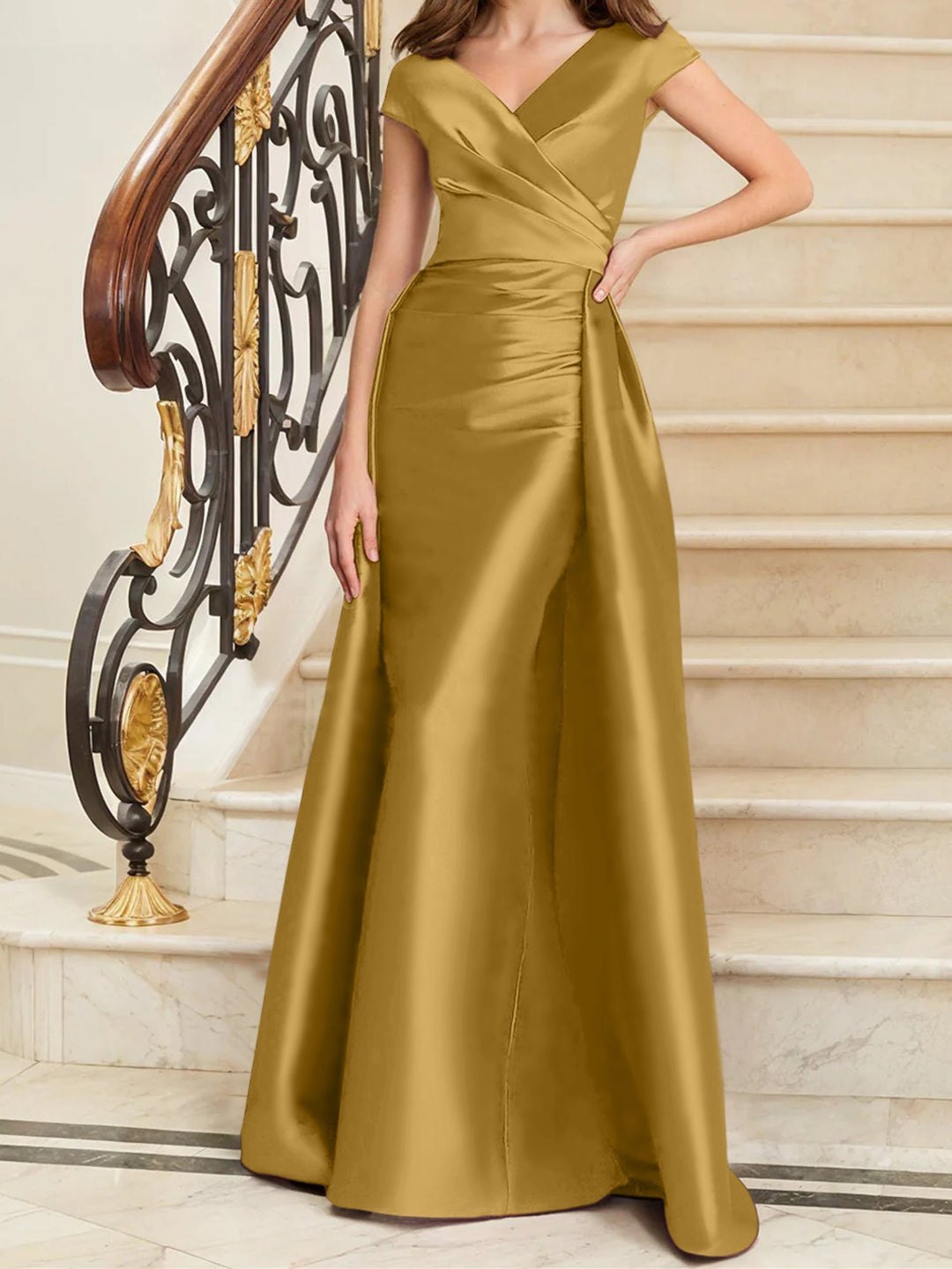 Robe de Mère de la Mariée en Satin Sans Manches à Col en V et Gaine/Colonne