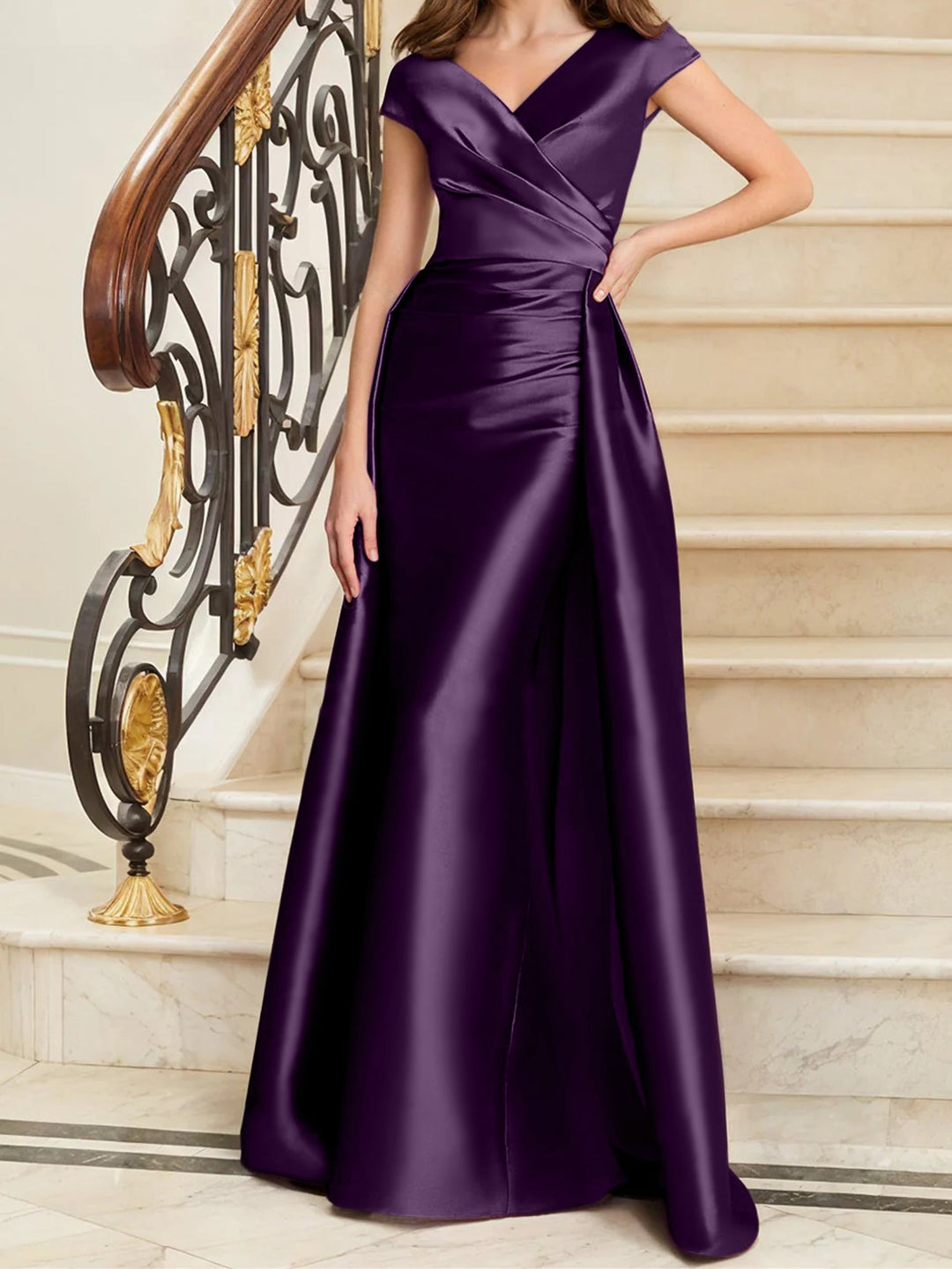 Robe de Mère de la Mariée en Satin Sans Manches à Col en V et Gaine/Colonne