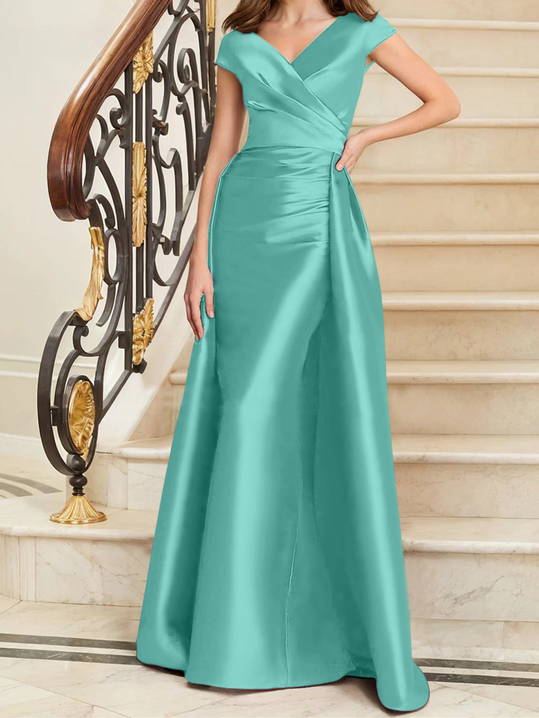 Robe de Mère de la Mariée en Satin Sans Manches à Col en V et Gaine/Colonne