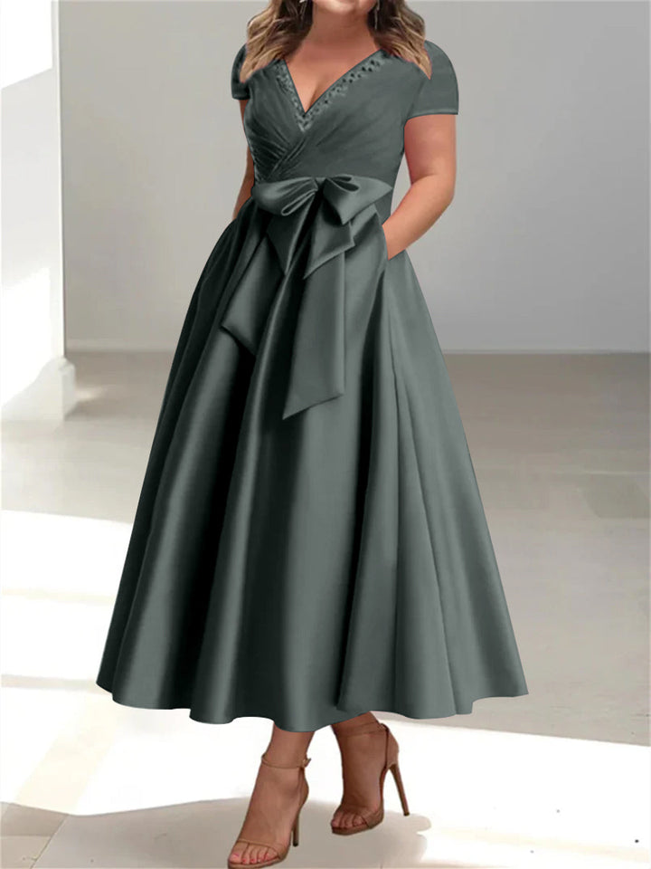 Robes de Mère de la Mariée Grande Taille à Col en V et Coupe Princesse avec Poches et Volants