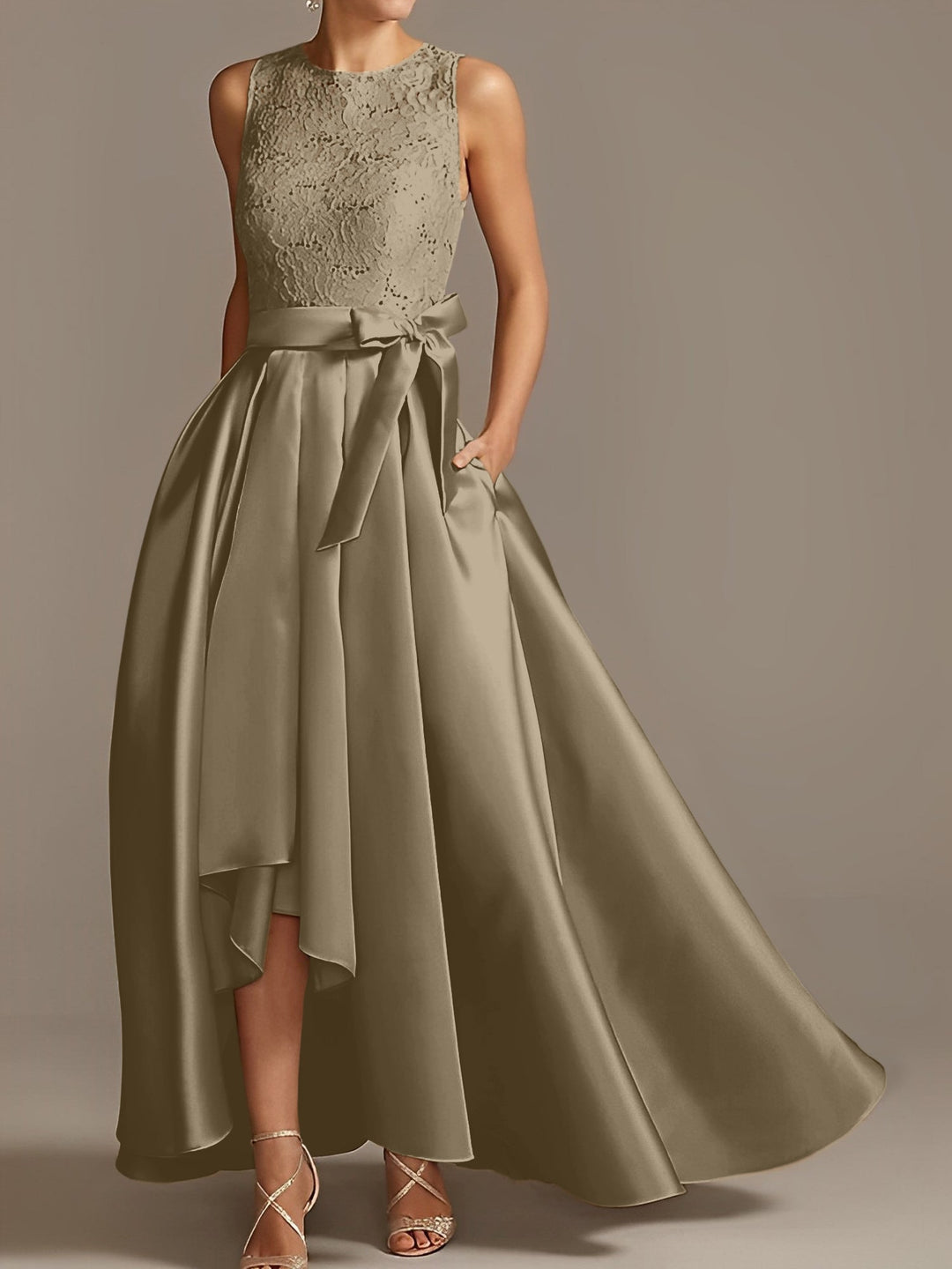 Robe de Mère de la Mariée Asymétrique Sans Manches à Col en V et à Plis