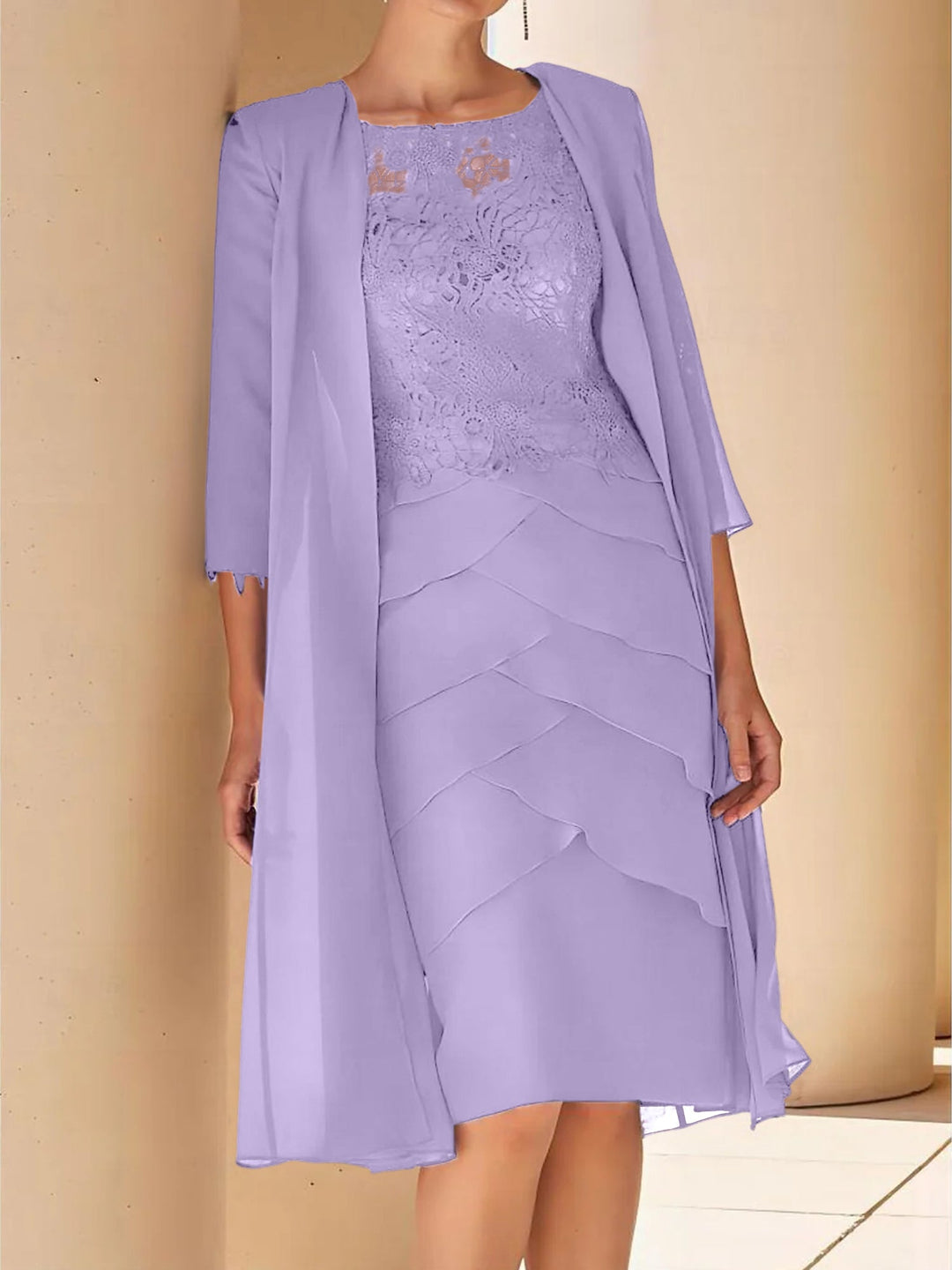 Robe de Mère de la Mariée Fourreau/Colonne à Col Bijou, Manches Courtes, Longueur Genou, avec Dentelle