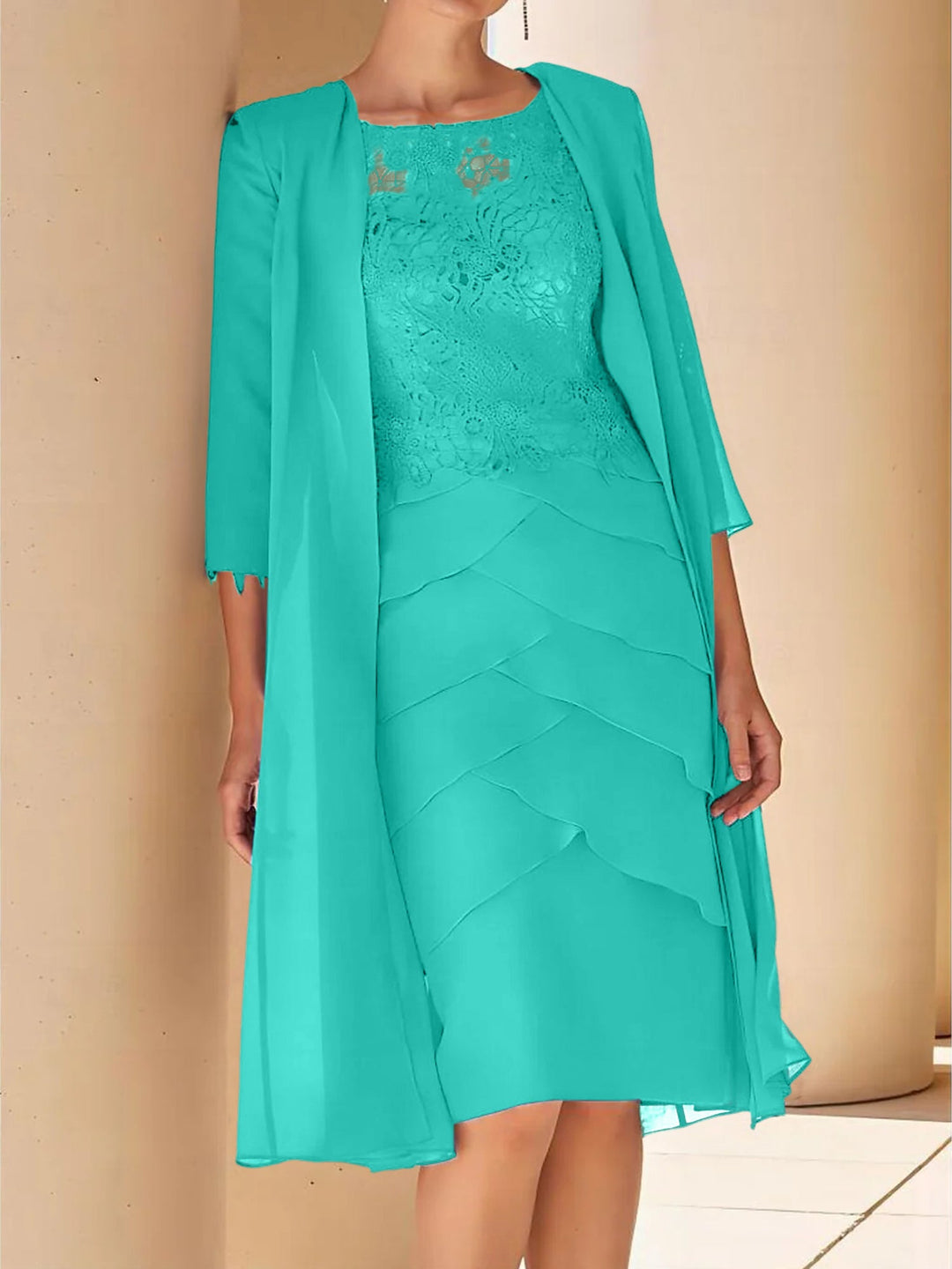 Robe de Mère de la Mariée Fourreau/Colonne à Col Bijou, Manches Courtes, Longueur Genou, avec Dentelle