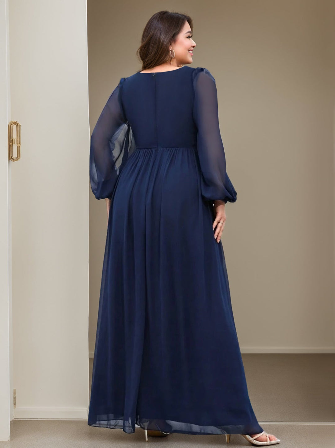 Robe de Mère de la Mariée Grande Taille, Coupe A-Line/Princess, Col en V, Manches Longues, Longueur Au Sol, avec Volants