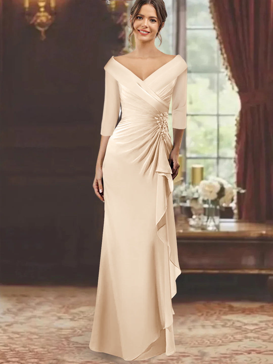 Robe de Mère de la Mariée Fourreau/Colonne à Col en V et Manches Mi-Longues avec Volants et Appliqués