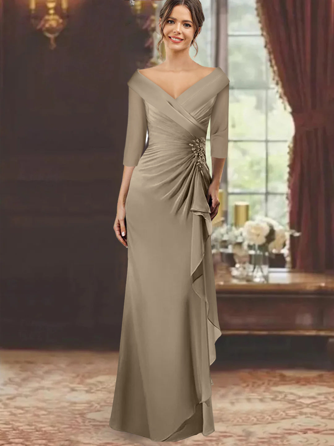 Robe de Mère de la Mariée Fourreau/Colonne à Col en V et Manches Mi-Longues avec Volants et Appliqués