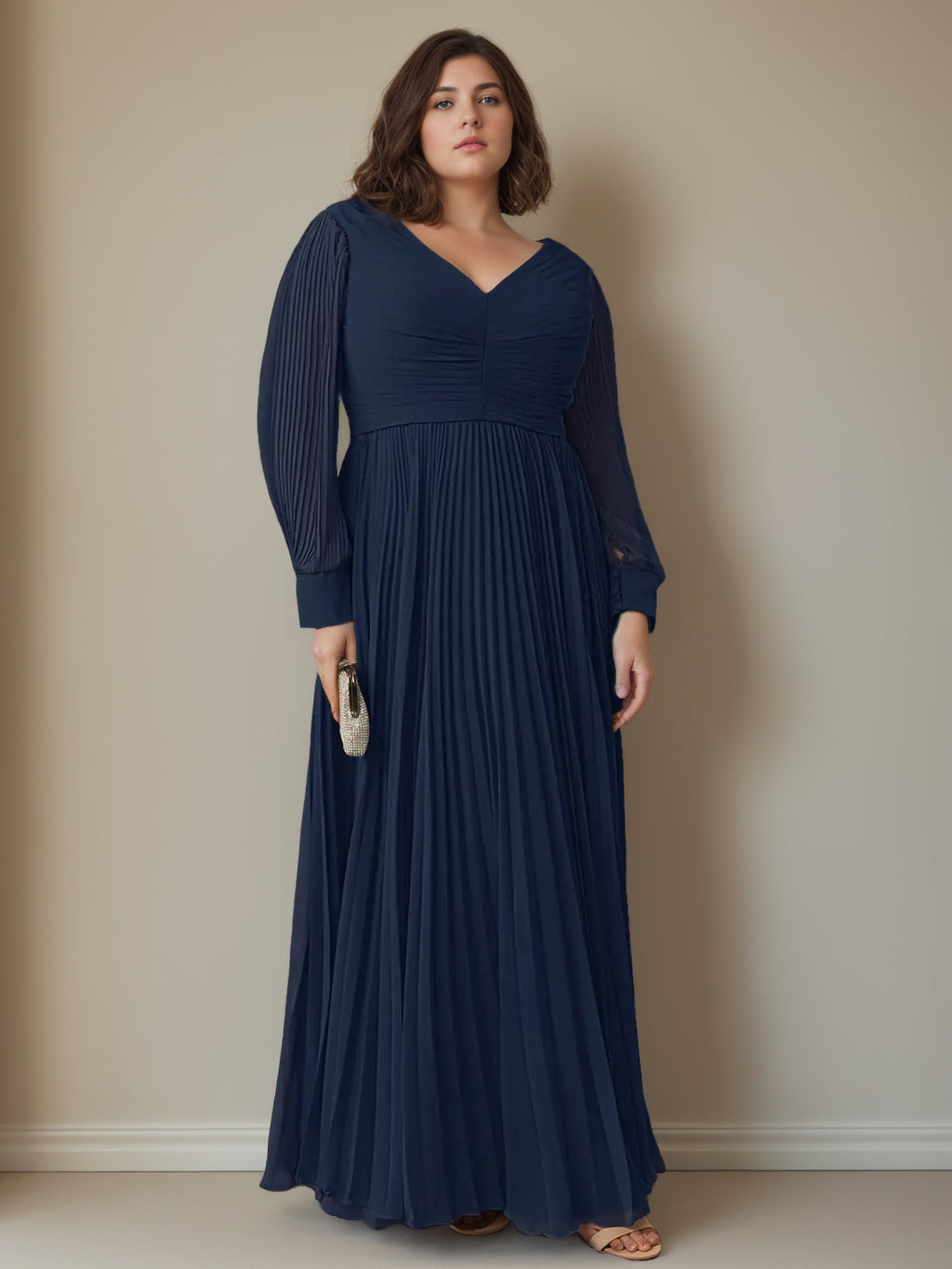 Robe de Mère de la Mariée Grande Taille, Coupe A-Line/Princess, Col en V, Manches Longues, Longueur Au Sol, avec Plis