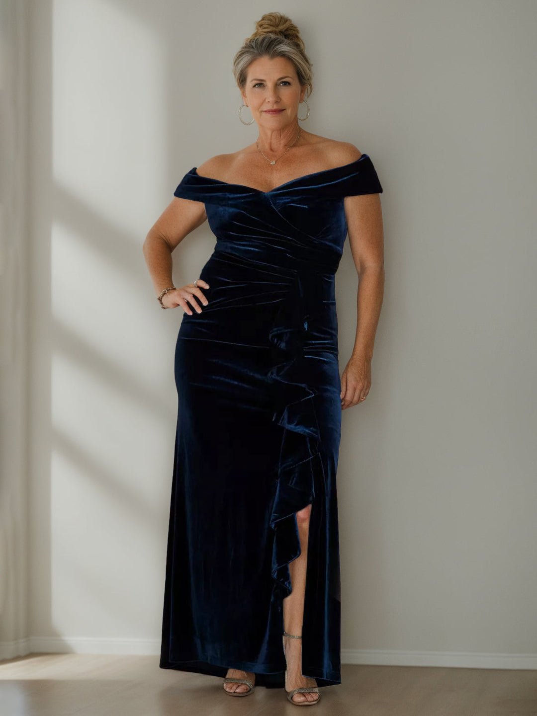Robe de Mère de la Mariée en Velours à Manches Courtes et Col en V, Coupe A-Line/Princess, Longueur Au Sol, avec Fente Sur le Côté