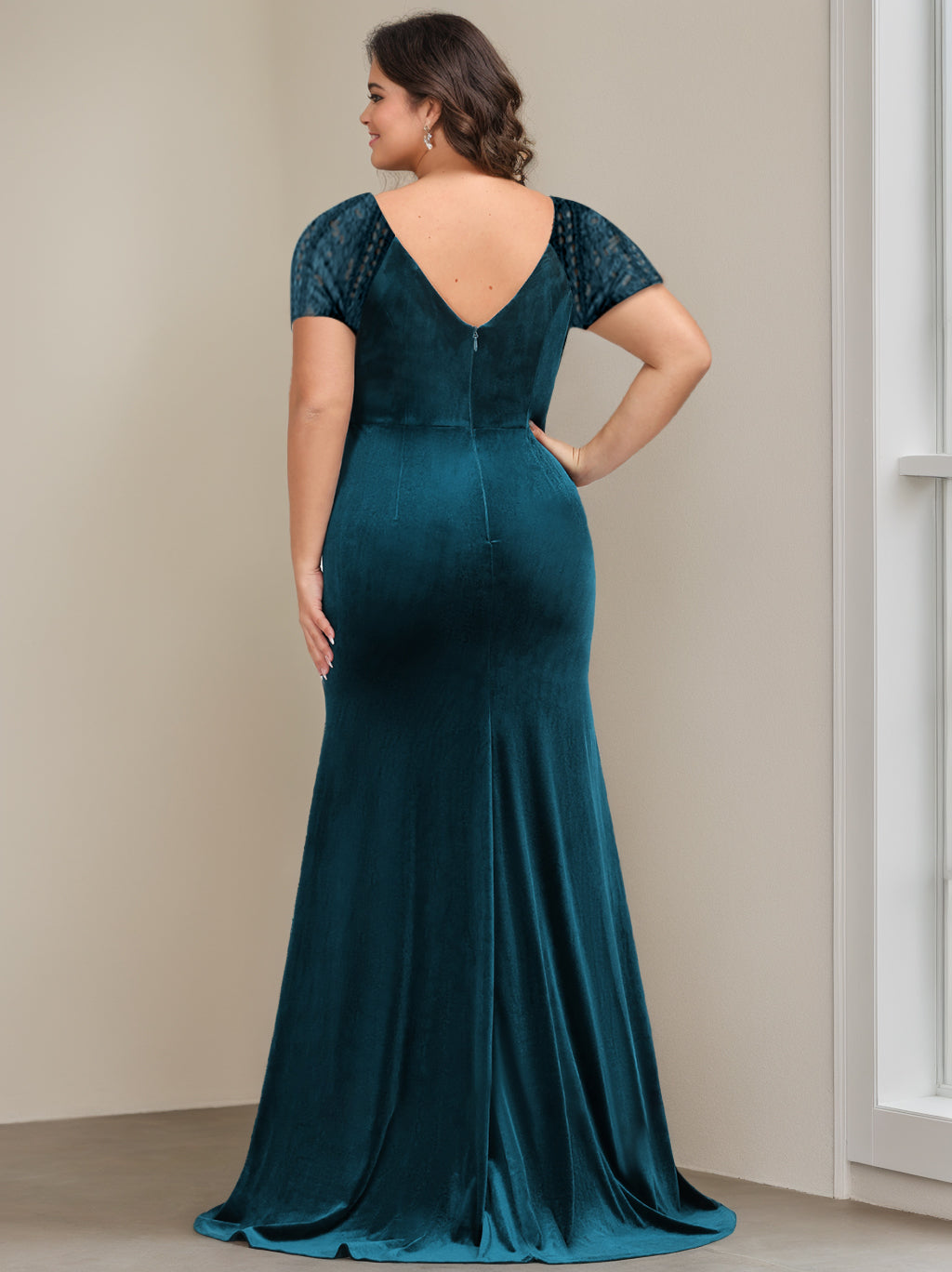 Robe de Mère de la Mariée en Velours Grande Taille, Col en V, Manches Courtes, Longueur Au Sol, avec Volants et Appliques