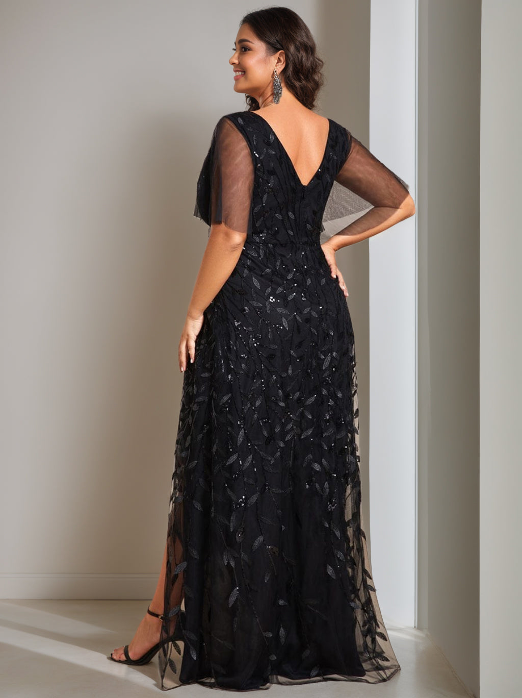 Robe de Mère de la Mariée Asymétrique Grande Taille à Col en V et Manches Courtes, Coupe A-Line/Princess, avec Paillettes