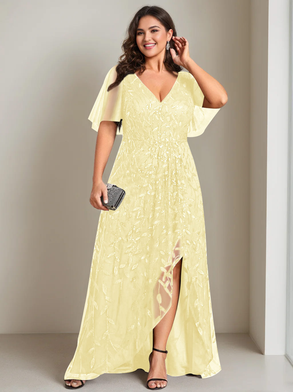 Robe de Mère de la Mariée Asymétrique Grande Taille à Col en V et Manches Courtes, Coupe A-Line/Princess, avec Paillettes