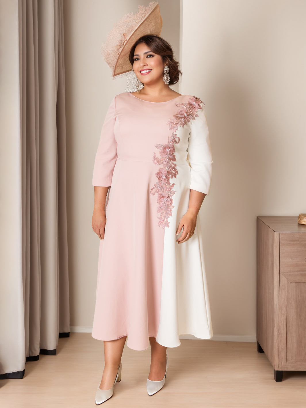 Robe de Mère de la Mariée Élégante Grande Taille, Coupe A-Line/Princess, Manches 3/4, Longueur Cheville, avec Appliques Florales