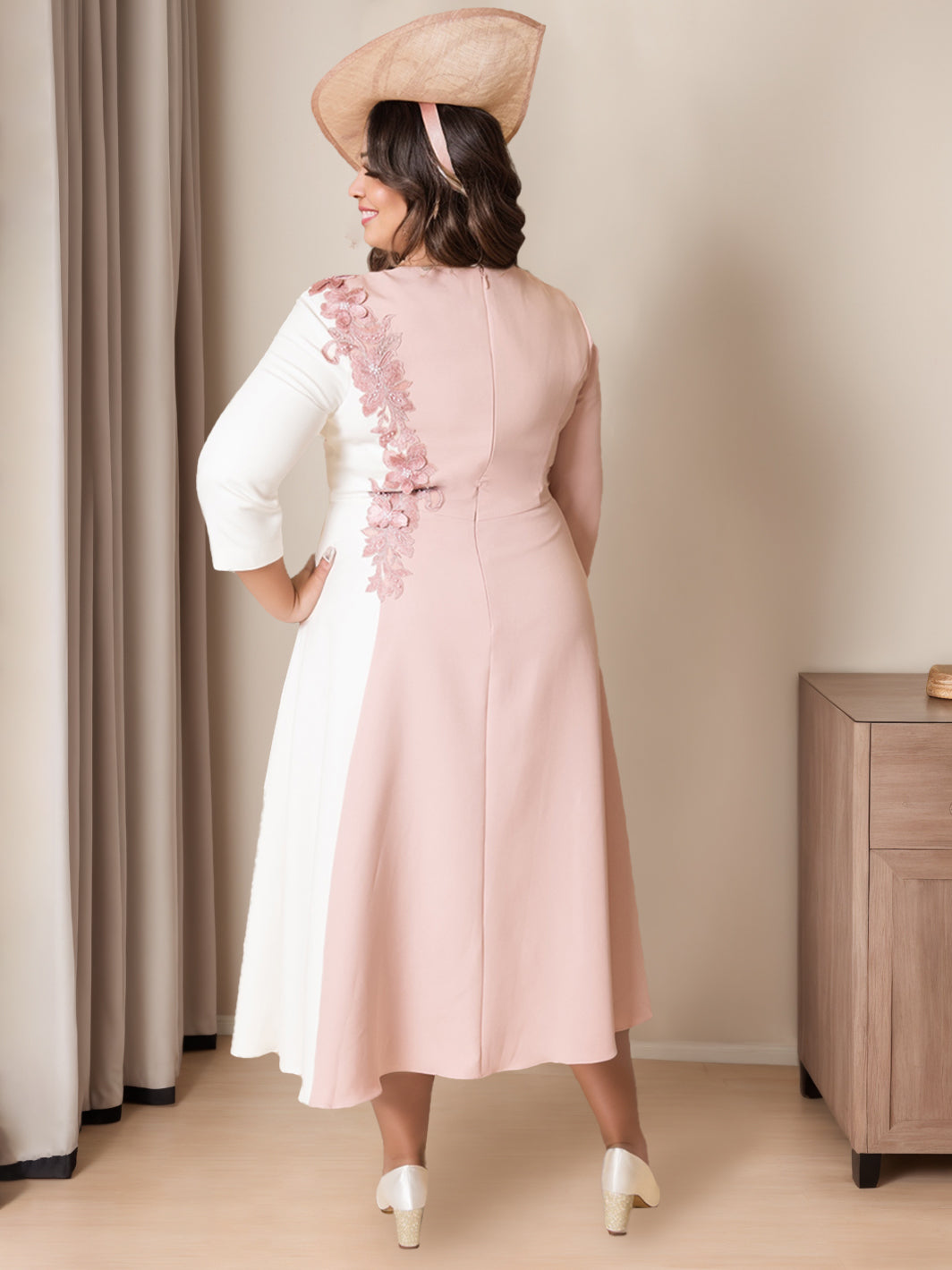 Robe de Mère de la Mariée Élégante Grande Taille, Coupe A-Line/Princess, Manches 3/4, Longueur Cheville, avec Appliques Florales