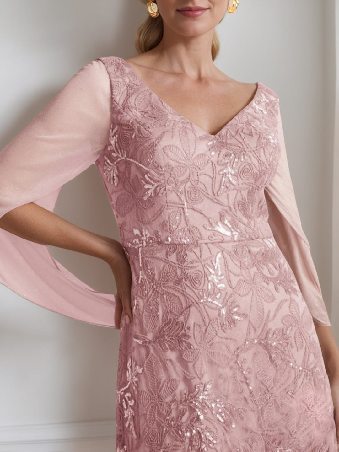 Robe de Mère de la Mariée Coupe A-Line/Princess à Col en V et Manches Mi-Longues avec Couleur Unie et Dentelle