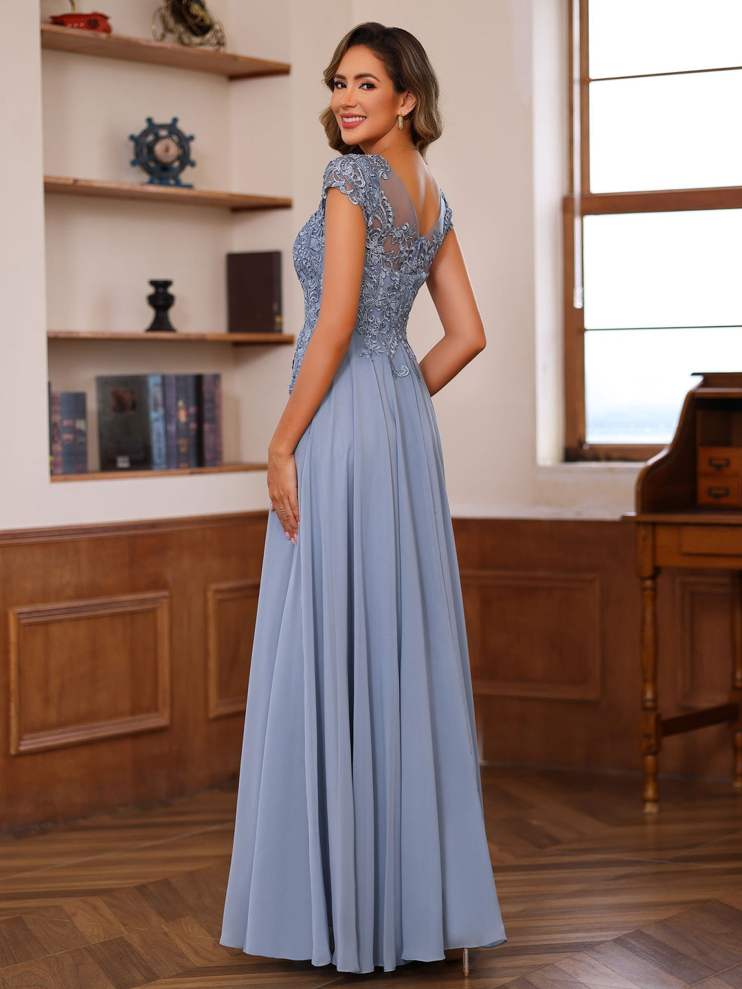Ligne A/Princesse Scoop Neck Manches Courtes La Longueur du Sol Plus Taille Robes Mère de La Mariée avec Appliques