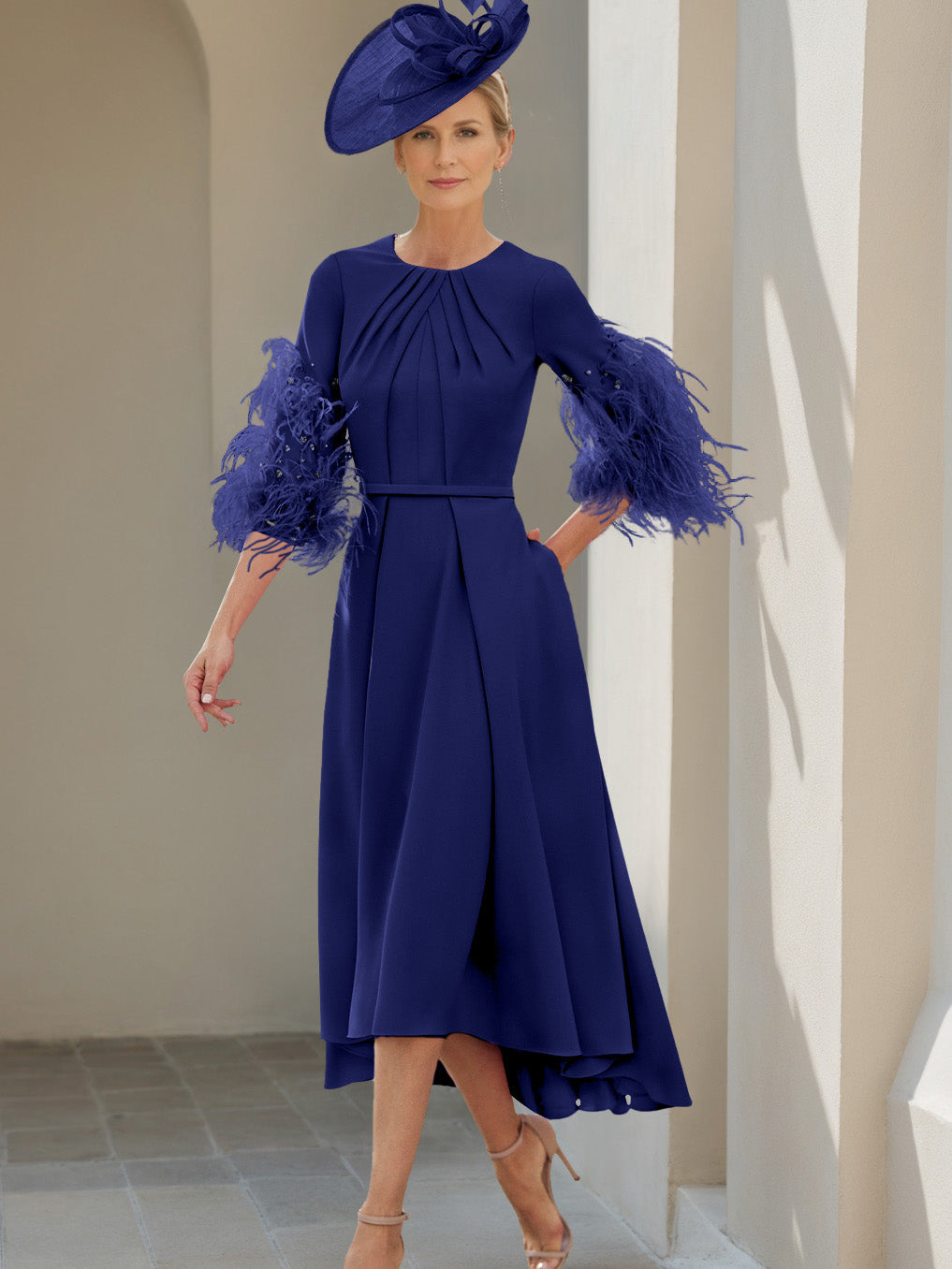 Ligne A/Princesse Scoop Demi-manches Longueur de Thé Robes Mère de La Mariée avec Feathers