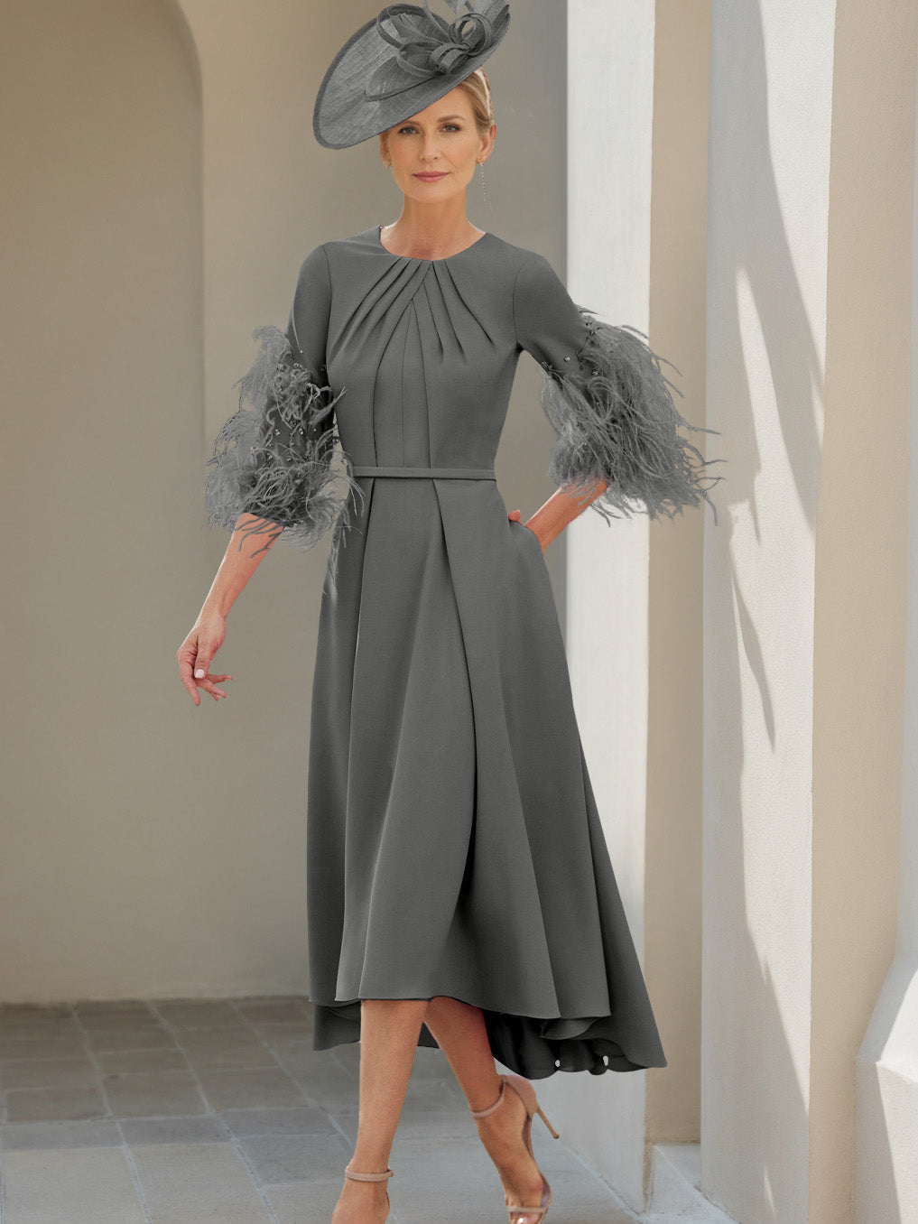 Ligne A/Princesse Scoop Demi-manches Longueur de Thé Robes Mère de La Mariée avec Feathers