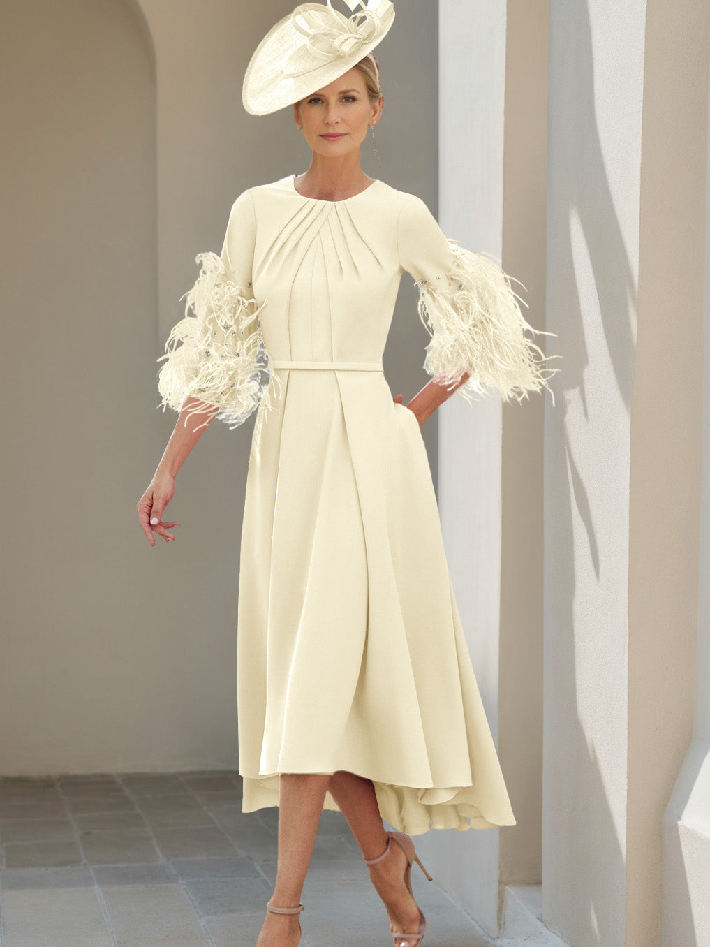 Ligne A/Princesse Scoop Demi-manches Longueur de Thé Robes Mère de La Mariée avec Feathers