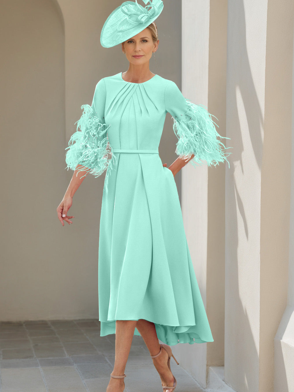 Ligne A/Princesse Scoop Demi-manches Longueur de Thé Robes Mère de La Mariée avec Feathers