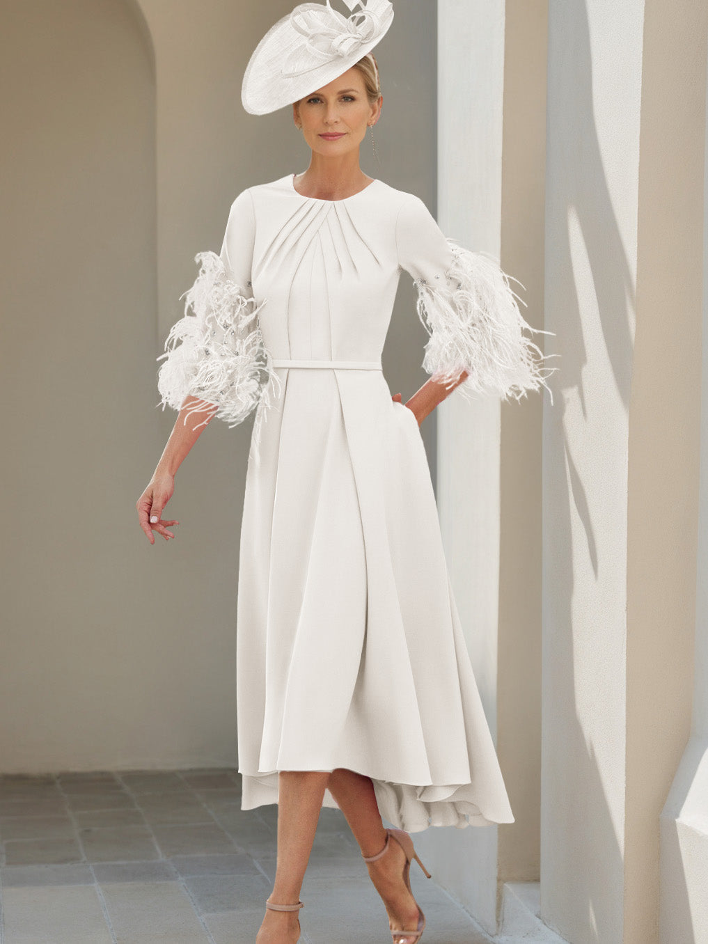 Ligne A/Princesse Scoop Demi-manches Longueur de Thé Robes Mère de La Mariée avec Feathers