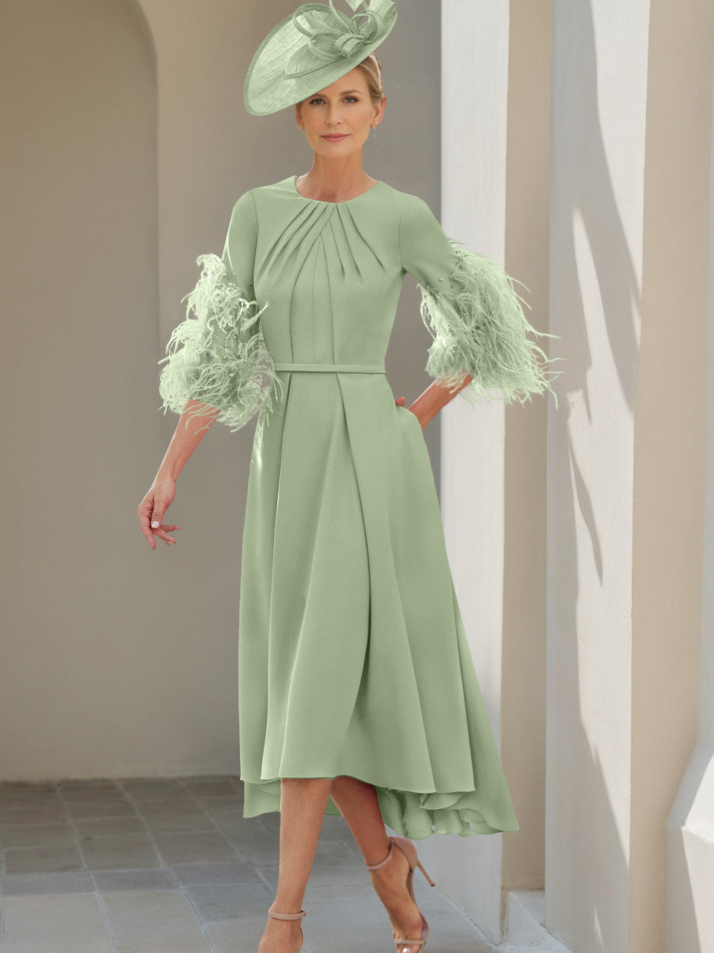 Ligne A/Princesse Scoop Demi-manches Longueur de Thé Robes Mère de La Mariée avec Feathers