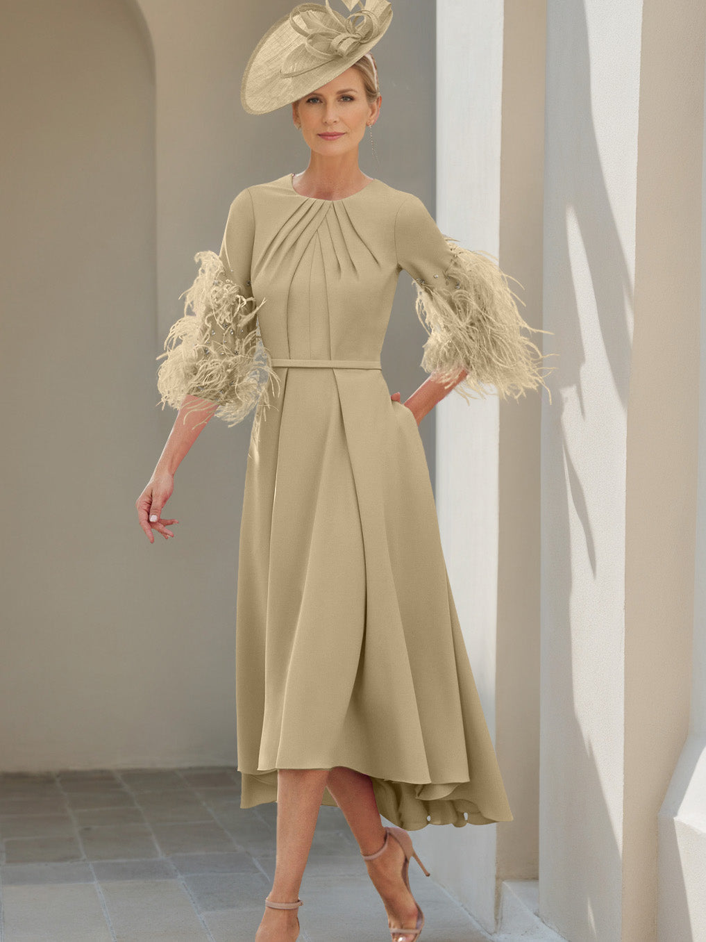 Ligne A/Princesse Scoop Demi-manches Longueur de Thé Robes Mère de La Mariée avec Feathers