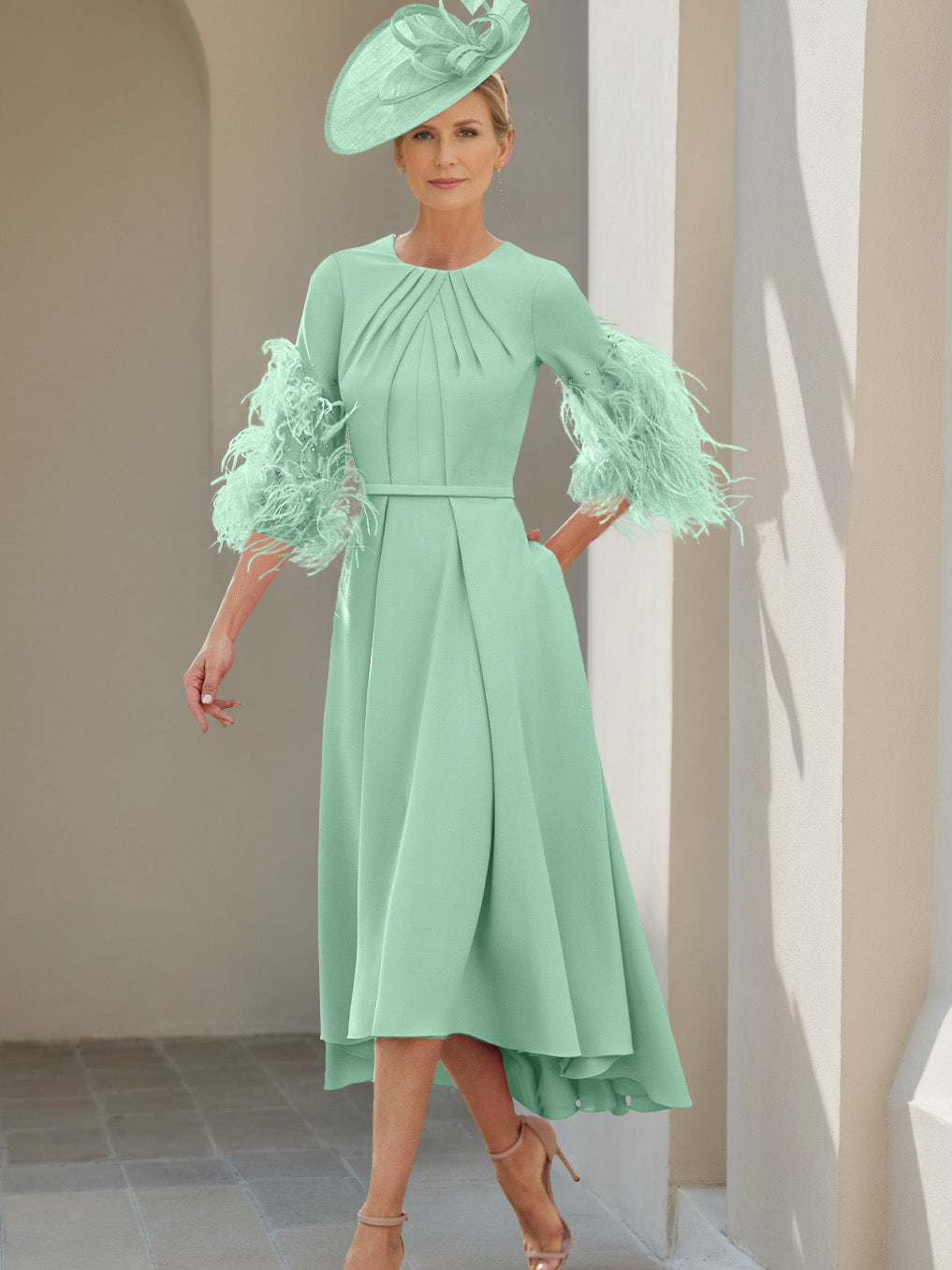 Ligne A/Princesse Scoop Demi-manches Longueur de Thé Robes Mère de La Mariée avec Feathers