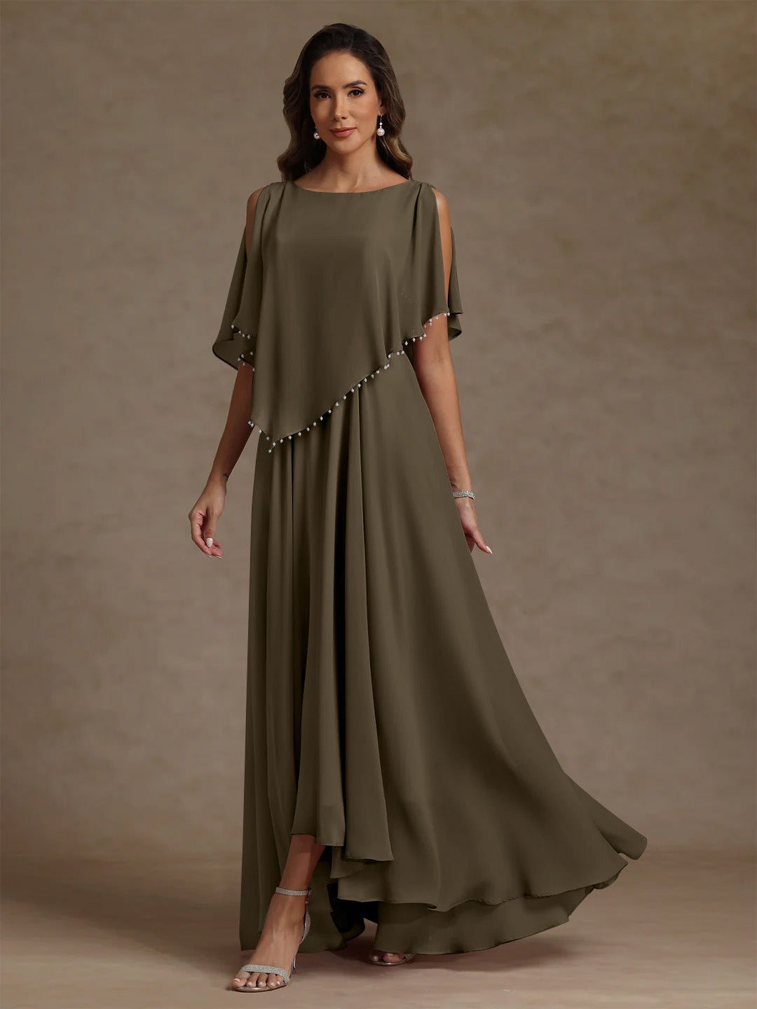 Robe mère de la mariée mousseline ligne A, col rond, sans manches, longueur sol, perles et plissé