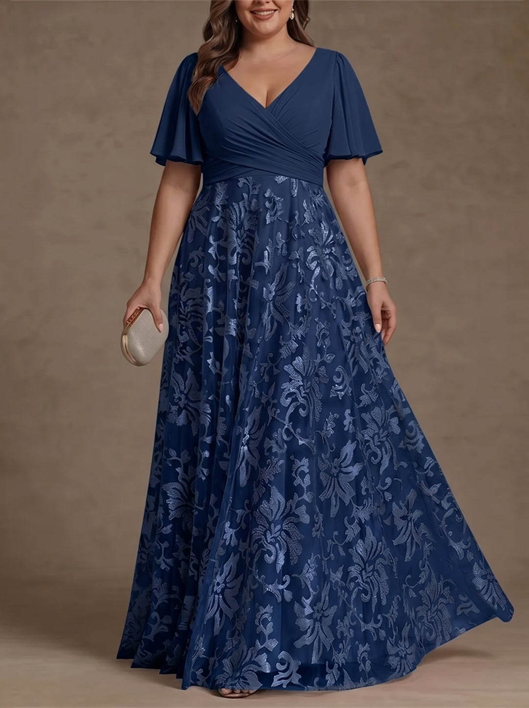 Robe Mère de la Mariée, Taille Plus, Ligne A/Princese, Col en V, Dentelle, Froncée, Manches Courtes, Longueur au Sol, Mousseline