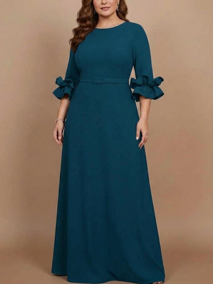 Robe mère de la mariée taille plus ligne A, satin stretch col rond, manches 3/4, longueur sol, volants