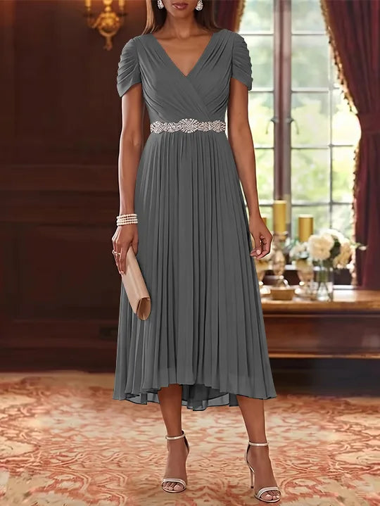 Robe Mère de la Mariée, Ligne A/Princesse, Col en V, Mousseline, Manches Courtes, Longueur du Thé, Plissée, avec Ceinture