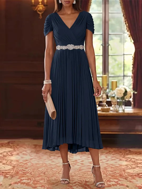 Robe Mère de la Mariée, Ligne A/Princesse, Col en V, Mousseline, Manches Courtes, Longueur du Thé, Plissée, avec Ceinture