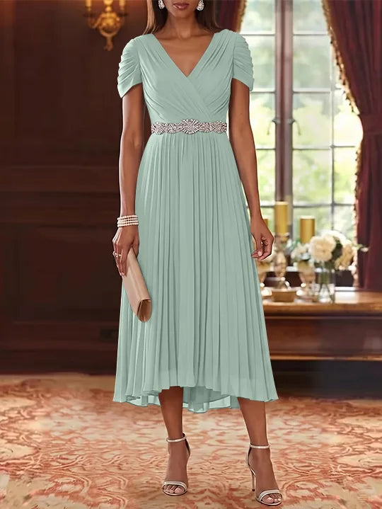 Robe Mère de la Mariée, Ligne A/Princesse, Col en V, Mousseline, Manches Courtes, Longueur du Thé, Plissée, avec Ceinture