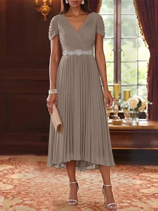 Robe Mère de la Mariée, Ligne A/Princesse, Col en V, Mousseline, Manches Courtes, Longueur du Thé, Plissée, avec Ceinture