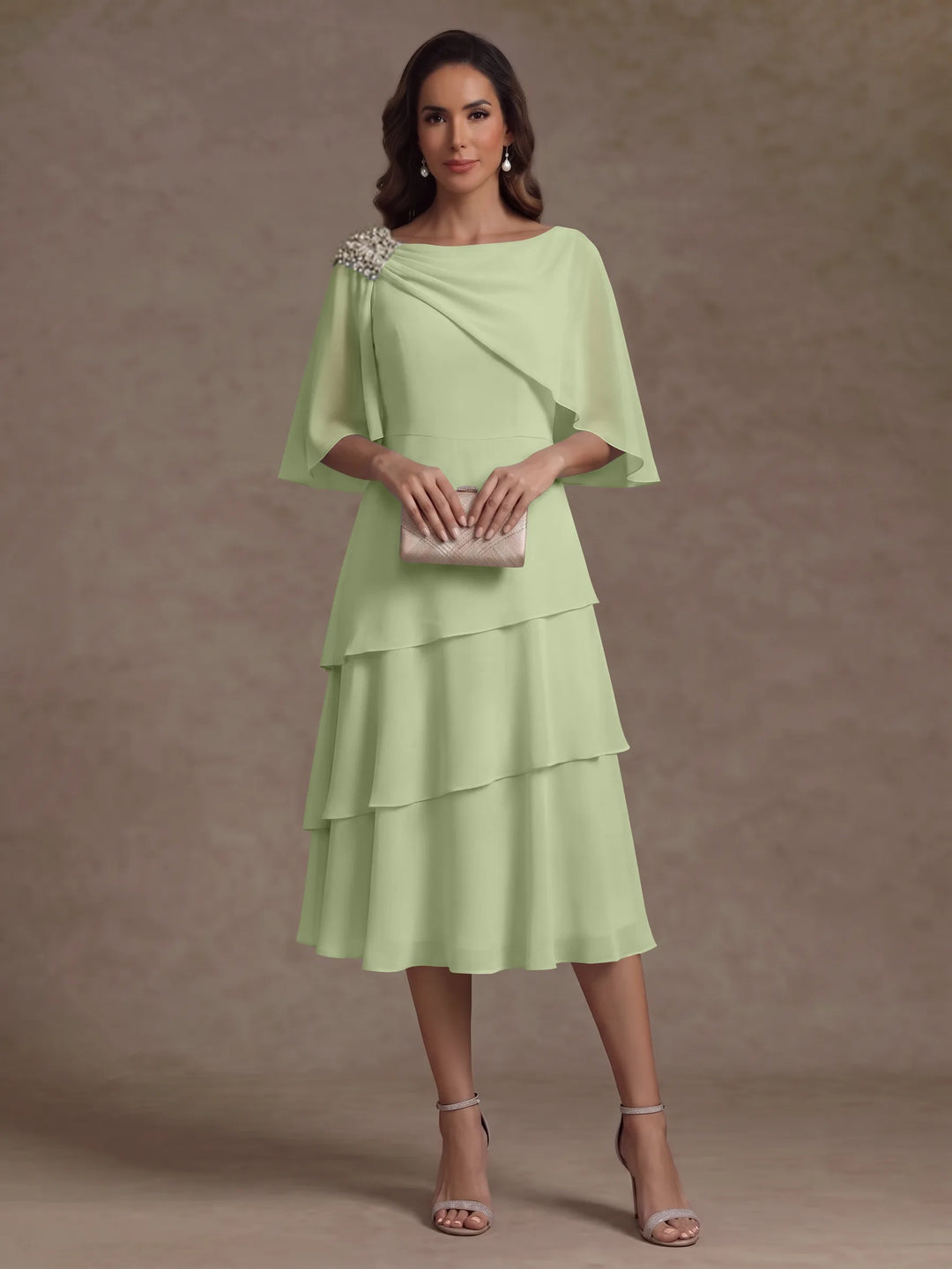 Robe Mère de la Mariée en Mousseline, Col Bateau, Ligne A/Princesse, Longueur Midi, Manches Cape, à Volants