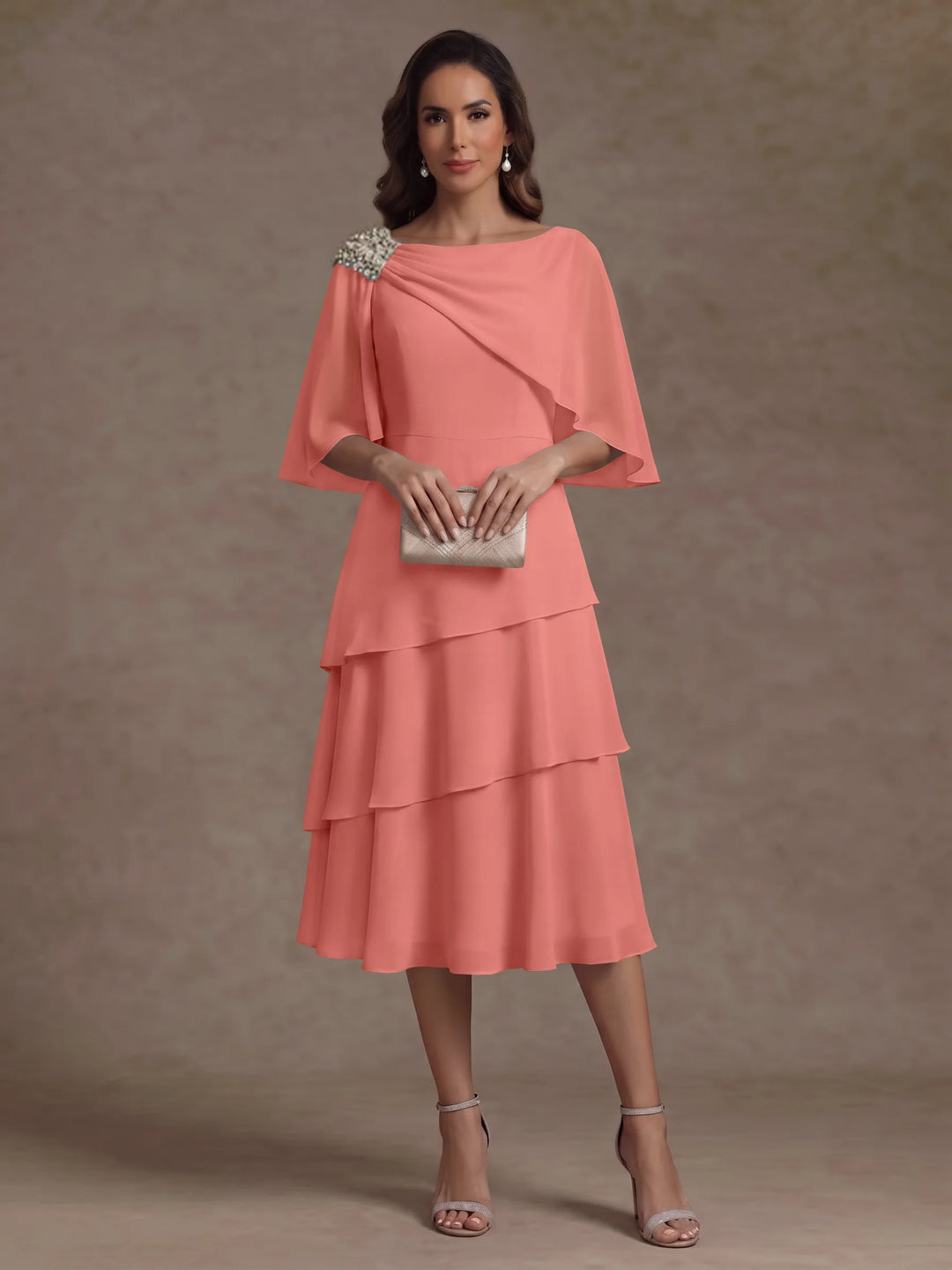 Robe Mère de la Mariée en Mousseline, Col Bateau, Ligne A/Princesse, Longueur Midi, Manches Cape, à Volants