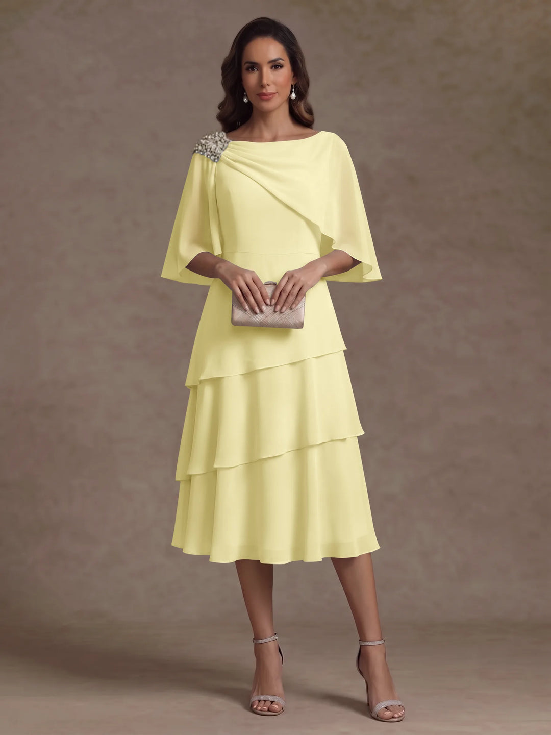 Robe Mère de la Mariée en Mousseline, Col Bateau, Ligne A/Princesse, Longueur Midi, Manches Cape, à Volants