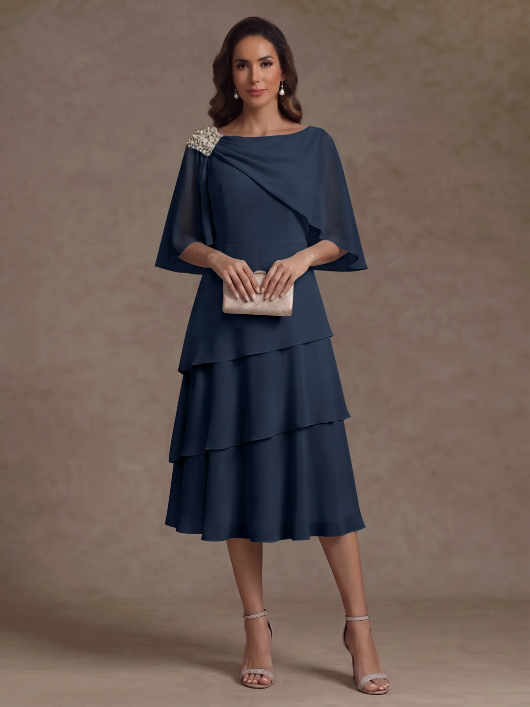 Robe Mère de la Mariée en Mousseline, Col Bateau, Ligne A/Princesse, Longueur Midi, Manches Cape, à Volants