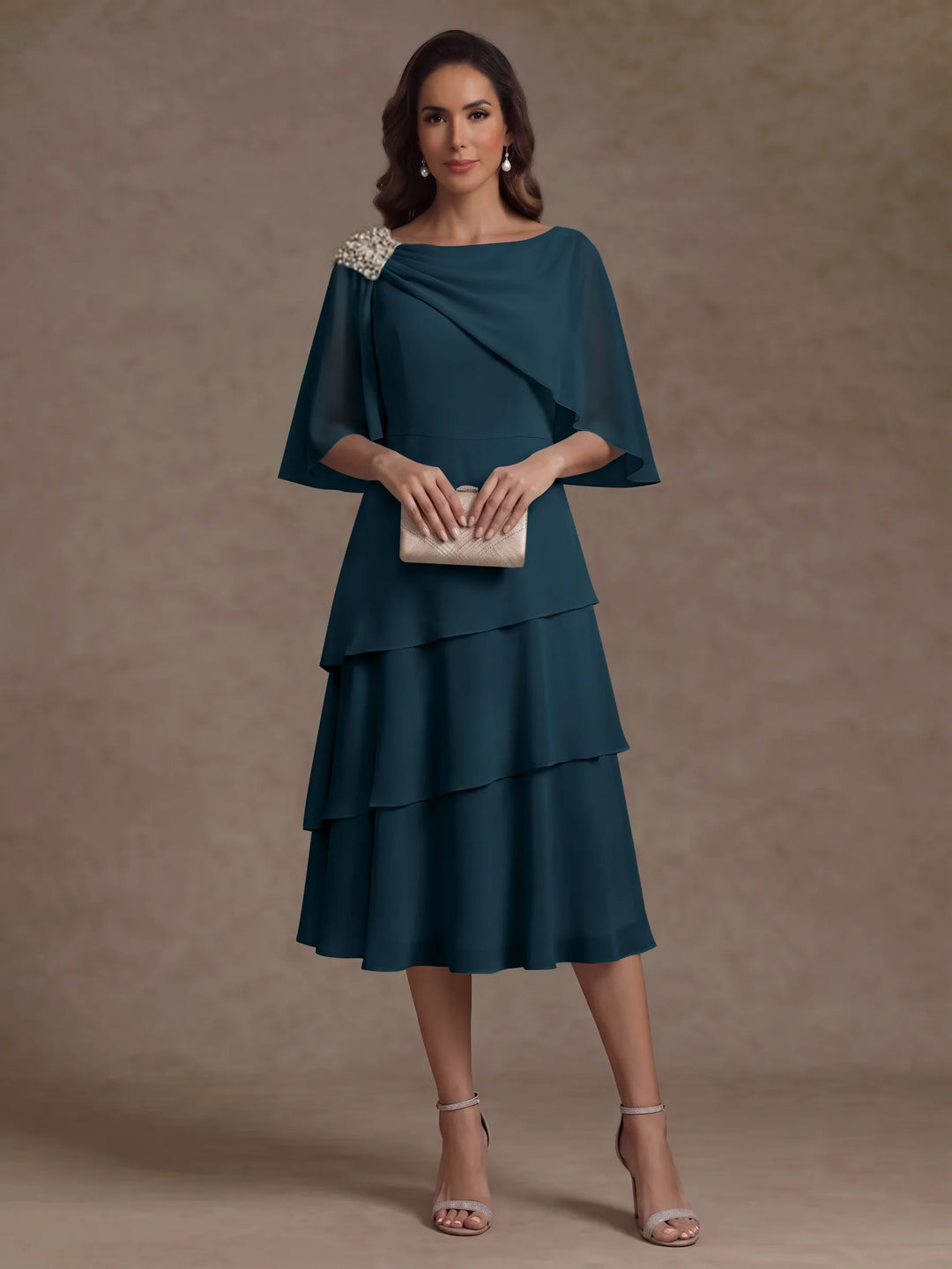 Robe Mère de la Mariée en Mousseline, Col Bateau, Ligne A/Princesse, Longueur Midi, Manches Cape, à Volants