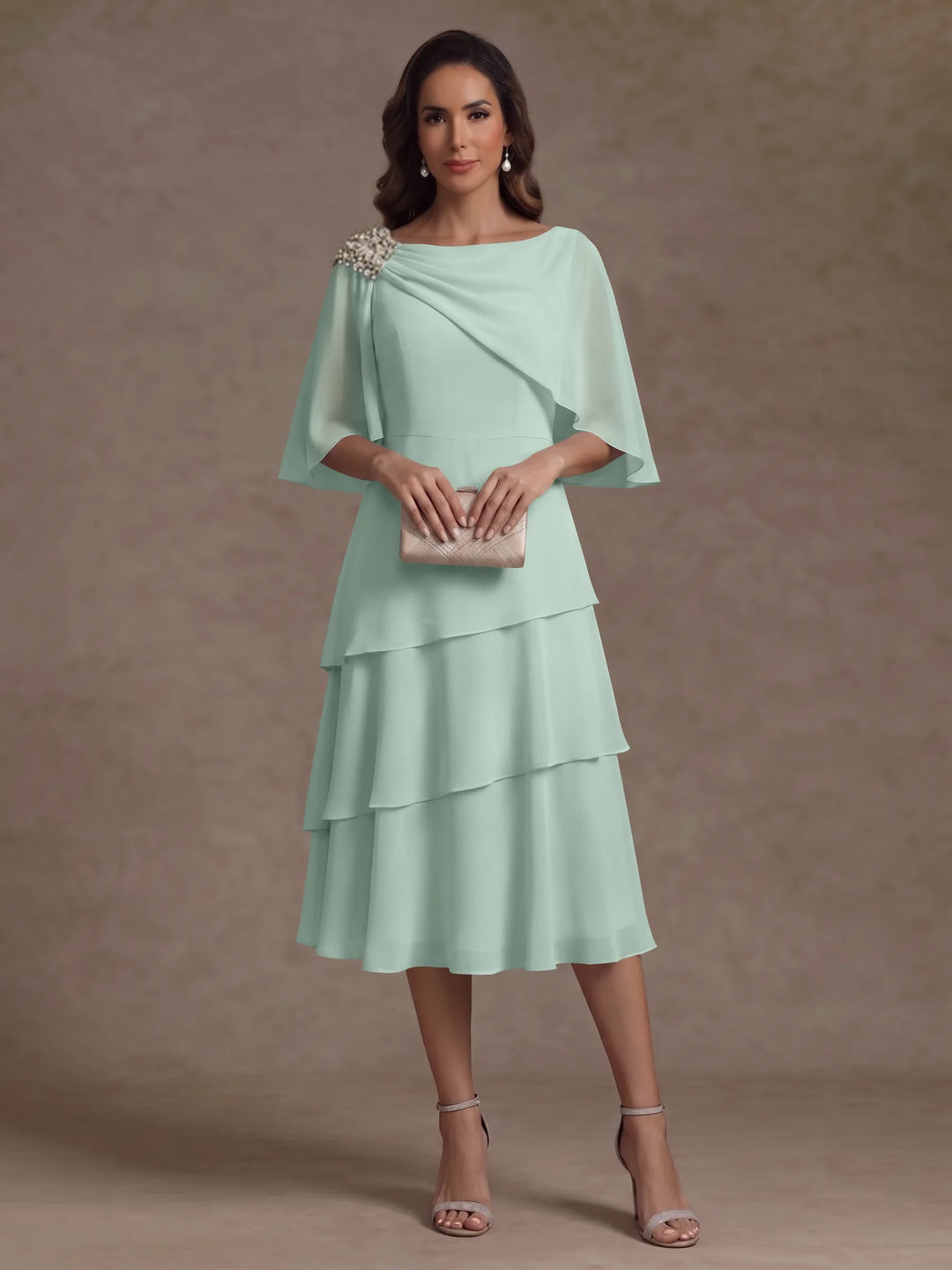 Robe Mère de la Mariée en Mousseline, Col Bateau, Ligne A/Princesse, Longueur Midi, Manches Cape, à Volants