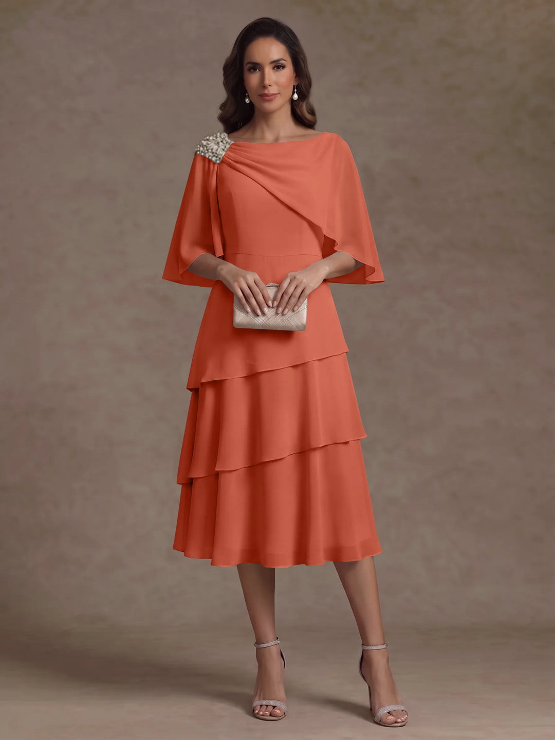 Robe Mère de la Mariée en Mousseline, Col Bateau, Ligne A/Princesse, Longueur Midi, Manches Cape, à Volants