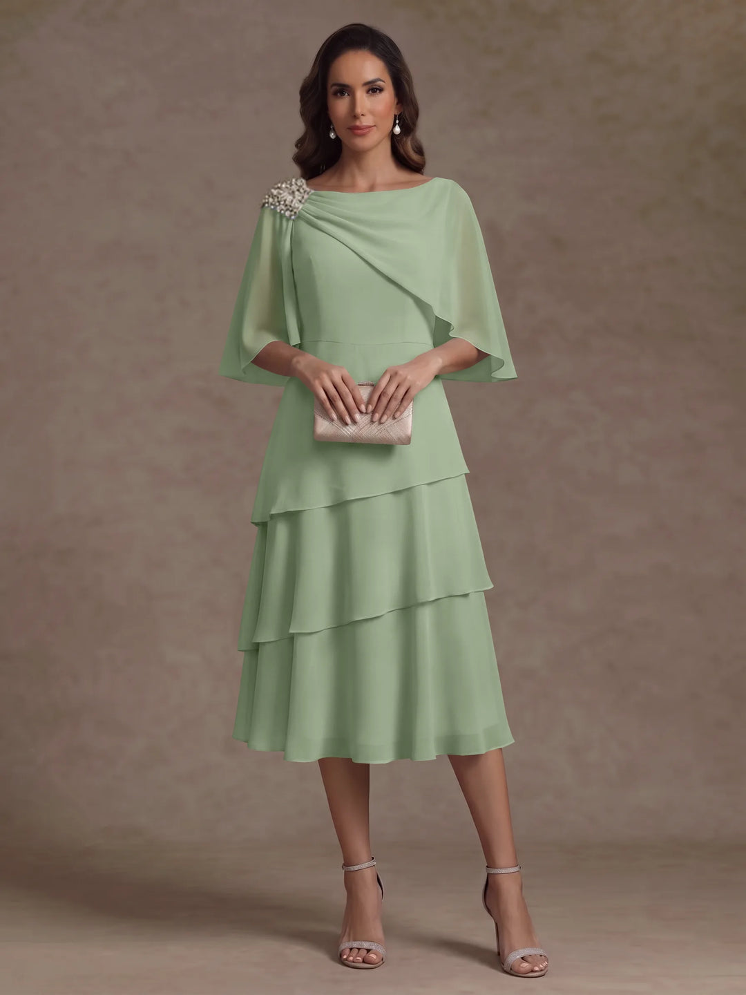 Robe Mère de la Mariée en Mousseline, Col Bateau, Ligne A/Princesse, Longueur Midi, Manches Cape, à Volants