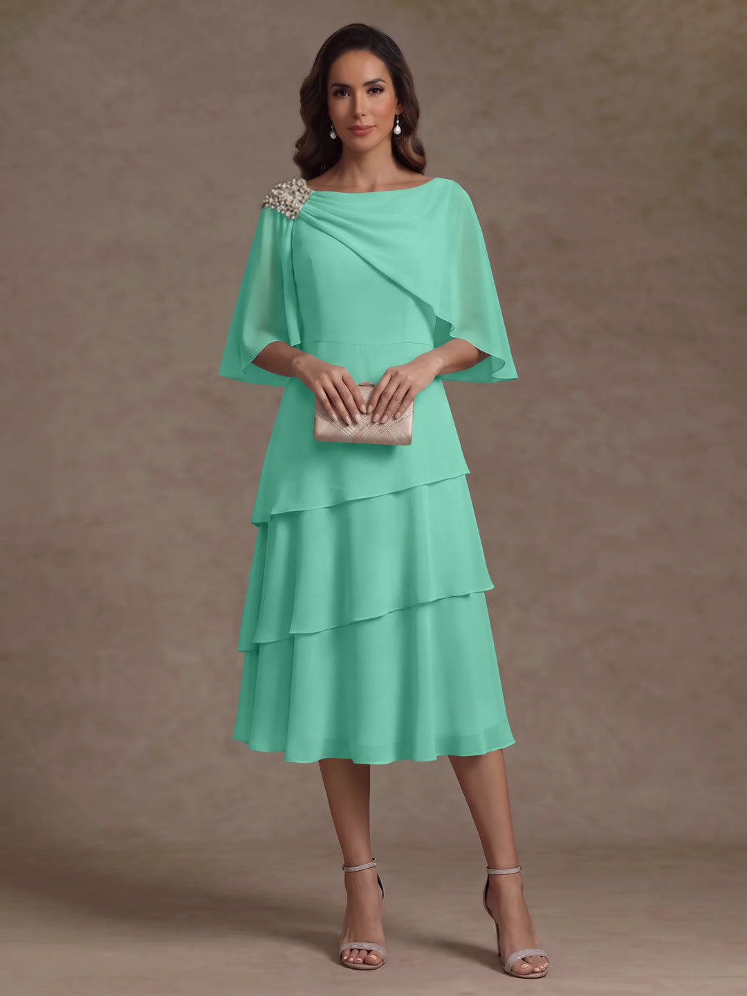 Robe Mère de la Mariée en Mousseline, Col Bateau, Ligne A/Princesse, Longueur Midi, Manches Cape, à Volants